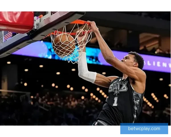 文班亚马不惧季后赛经验不足科尔称他天生适应体系打法