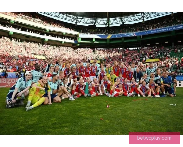 2026世界杯加拿大赛场精彩对决与全球球迷狂欢盛况揭秘