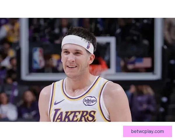 湖人再遇困境 里夫斯因肋骨侧腹伤情接受影像检查出战成疑